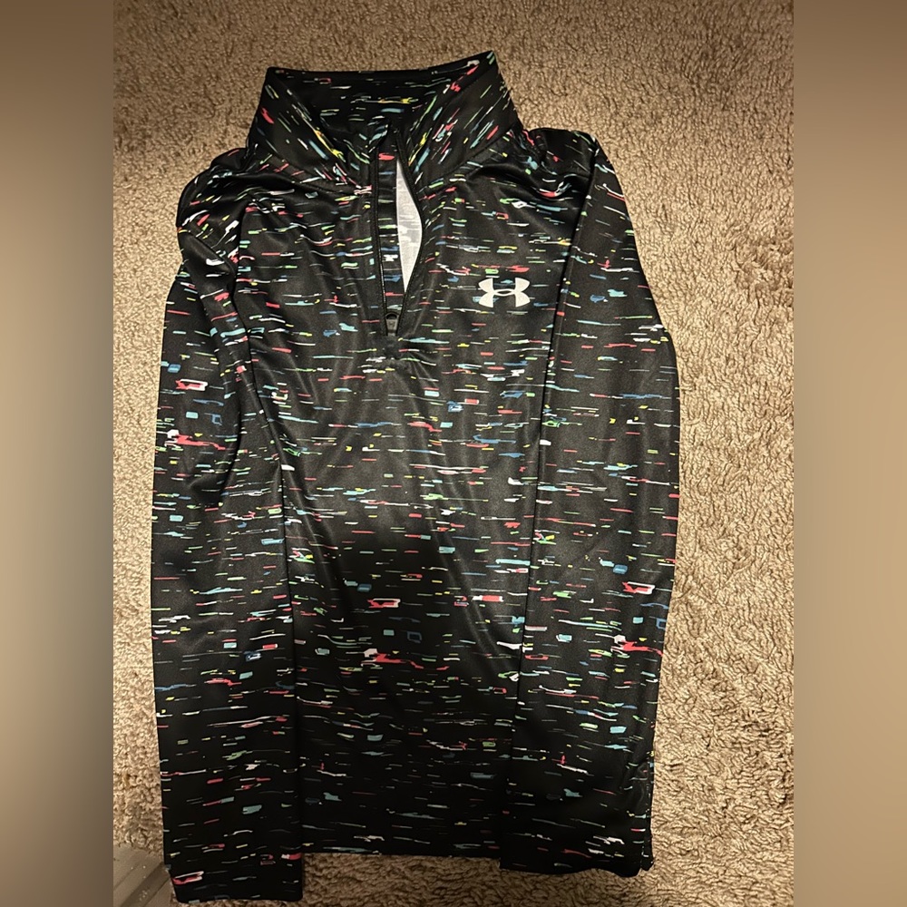 EUC Under Armour pullover